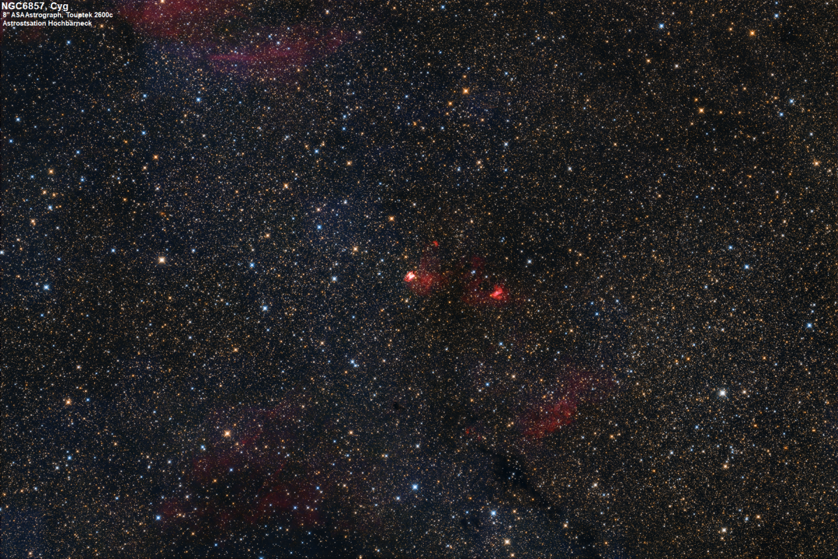 NGC 6857, ein Sternentstehungsgebiet im Sternbild Schwan